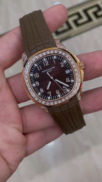 Patek Philippe Aquanaut 5167 300G 010 Black & Green & Brown 40mm - Image 7