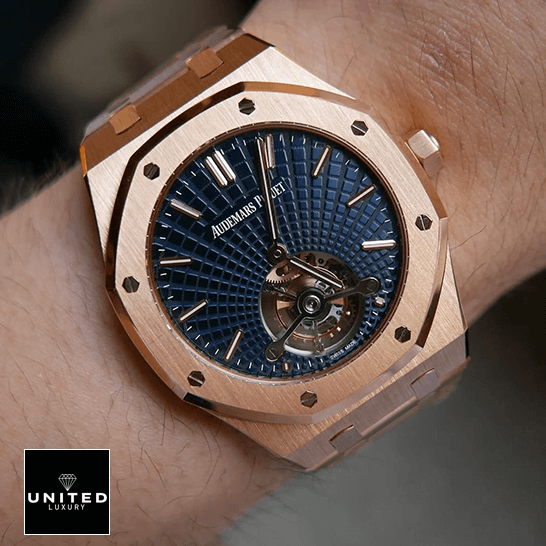Audemars Piguet Royal Oak Tourbillon 26522OR "Rose Gold" Ultra Realistic Replica audemars piguet royal oak 26522OR.OO .1220OR.01 replica wrist Audemars Piguet Royal Oak 26522OR.OO_.1220OR.01 Replica blue dial on the wrist