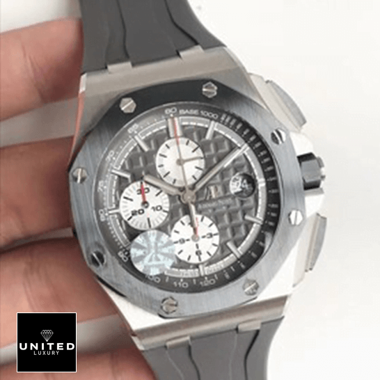 Audemars Piguet Royal Oak Offshore Chronograph 26401RO.OO.A002CA.01 Elite Clone Edition audemars piguet royal oak offshore novelty chronograph 26400IO.OO .A004CA dial Audemars Piguet Royal Oak Novelty Grey Replica on the hand