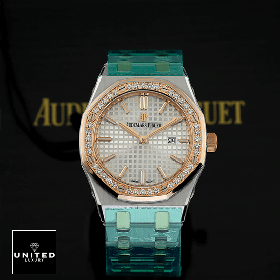 Audemars Piguet Royal Oak Ladies 67651SR.ZZ.1261SR.01 "Diamond Bezel" Super Clone Edition audemars piguet royal oak quartz ladies 1 Audemars Piguet Royal Oak White Dial Stainless Steel Replica on the AP box