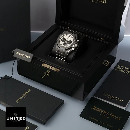 AP Royal Oak Chronograph 26331ST "Panda" Ultra Clone 1:1 audemars piguet royal oak white dial 26331ST.OO .1220ST.03 man right audemars_piguet_royal_oak_white_dial_26331ST.OO_.1220ST.03_man_right