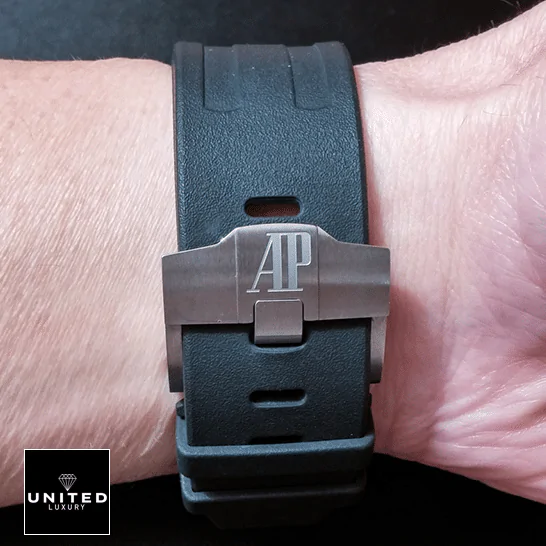 Audemars Piguet Royal Oak Offshore 15707CE.OO.A002CA.01 "Diver" Super Clone Edition audemarspiguet royaloakoffshore 15707CE.OO .A002CA.01 replica clasp 1 audemarspiguet-royaloakoffshore-15707CE.OO_.A002CA.01-replica-clasp