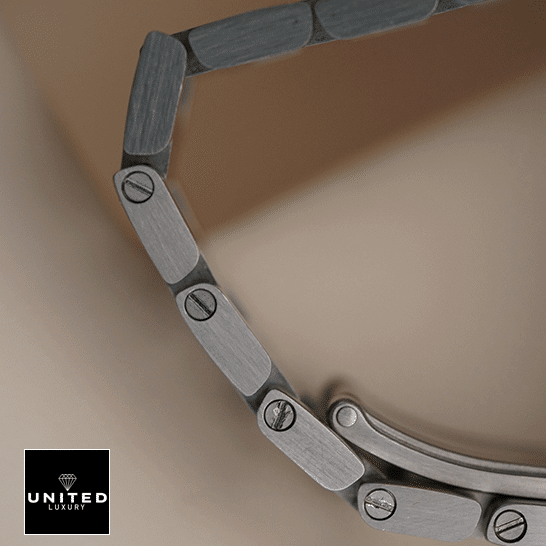 Omega Seamaster Railmaster Co-Axial Master Steel 220.10.40.20.06.001 Perfect Duplicate 1:1 omega railmaster 220.10.40.20.06.001 bracelet Omega Railmaster 220.10.40.20.06.001 Replica bracelet close view