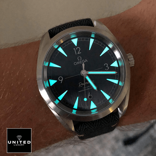 Omega Railmaster Co-Axial Master Chronometer Black Dial 220.12.40.20.01.001 Detailed Replica omega seamaster 220.12.40.20.01 replica luminance Omega RailMaster 220.12.40.20.01 Black Dial Replica dial phosphor