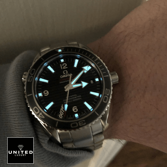 Omega Seamaster Planet Ocean 232.30.42.21.01.004 "James Bond" Authentic Copy 1:1 omega seamaster planet ocean 232.30.42.21.01.004 replica luminance Omega Seamaster Planet Ocean Black Dial Replica phosphor dial on the wrist
